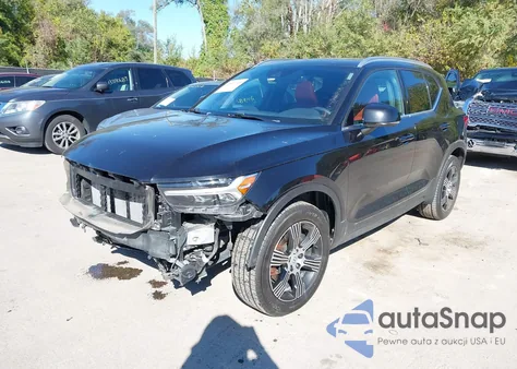 2021 Volvo Xc40 T4 Inscription z USA, uszkodzony, nr VIN YV4AC2HL6M2571733
